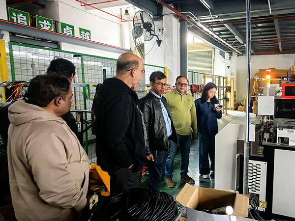 บริษัท Gaobo ผู้ผลิตอุปกรณ์สวิตช์เกียร์ ยินดีต้อนรับลูกค้าชาวบังกลาเทศเพื่อหารือเกี่ยวกับโครงการตู้จ่ายไฟแรงสูงและแรงต่ำสำหรับโรงพยาบาลและสนามกีฬา