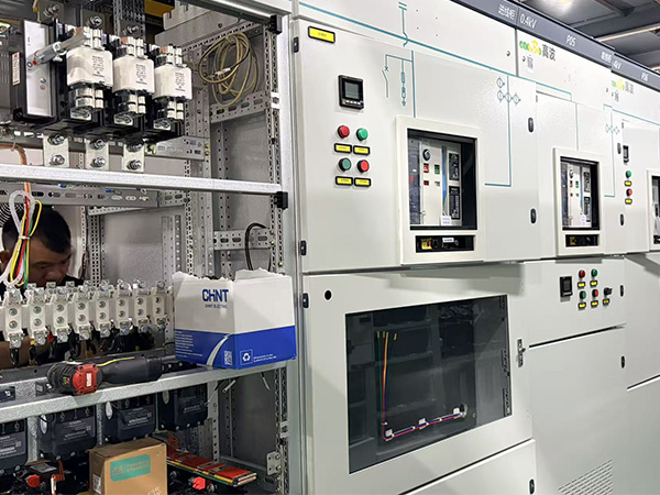 กล่องจ่ายไฟคู่ 1250A: ออกแบบมาเพื่อป้องกันการโอเวอร์โหลด เหมาะสำหรับงานอุตสาหกรรมหนัก